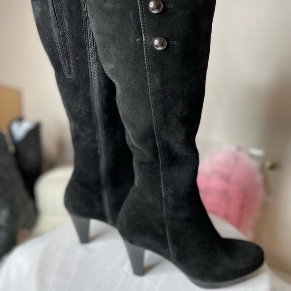 Black suede tall boots from La Canadienne Sz6 - Picture 11 of 16